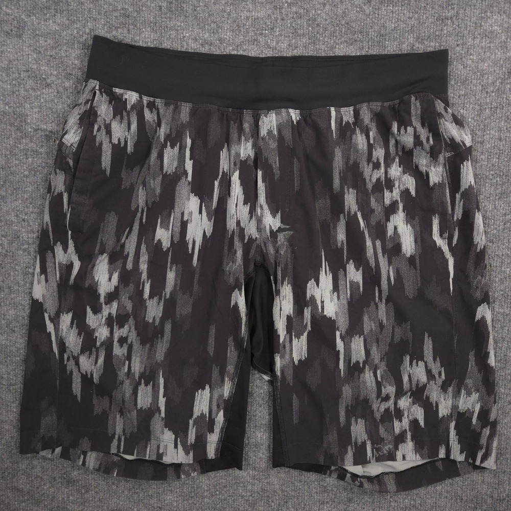 Lululemon T.H.E. Shorts Mens XL Gray Rock Face Mercury Performance Linerless 11"